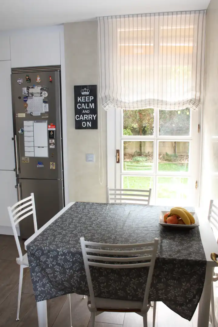 Küche von Einfamilien-Reihenhaus zum Verkauf in Oviedo  mit Heizung, Privatgarten und Parkett