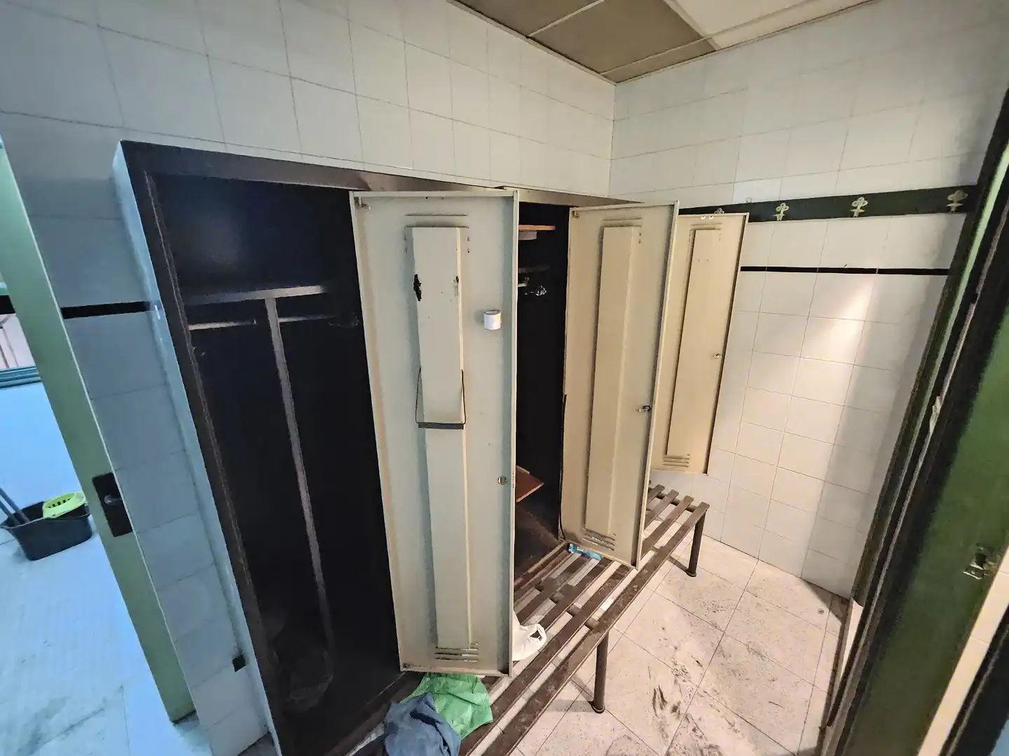 Badezimmer von Fabrikhallen zum Verkauf in Elorrio mit Heizung