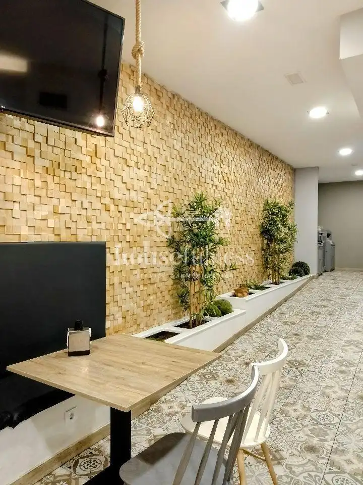 Locale commerciale in vendita a A Malata - Catabois - Ciudad Jardín, imagen 2