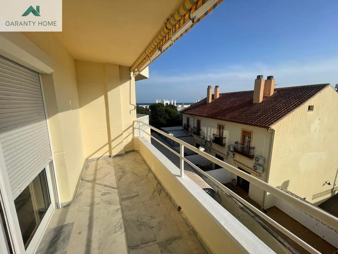 Piso con terraza en venta en La Carihuela - Los Nidos, imagen 3