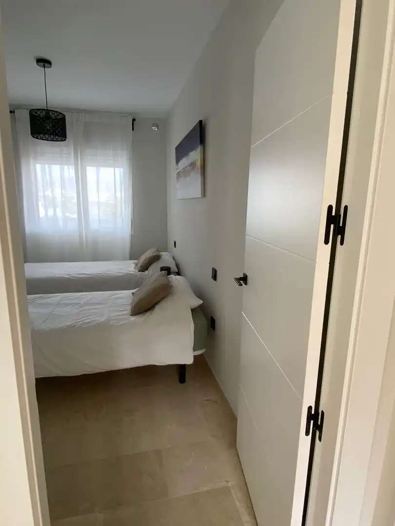 Habitación de Apartamento en venta en Marbella con Aire acondicionado, Calefacción y Terraza