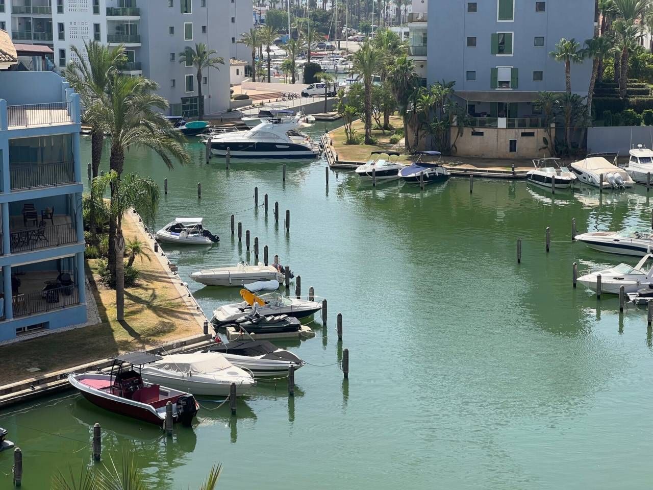 Vista exterior de Àtic en venda en Sotogrande amb Terrassa, Traster i Moblat