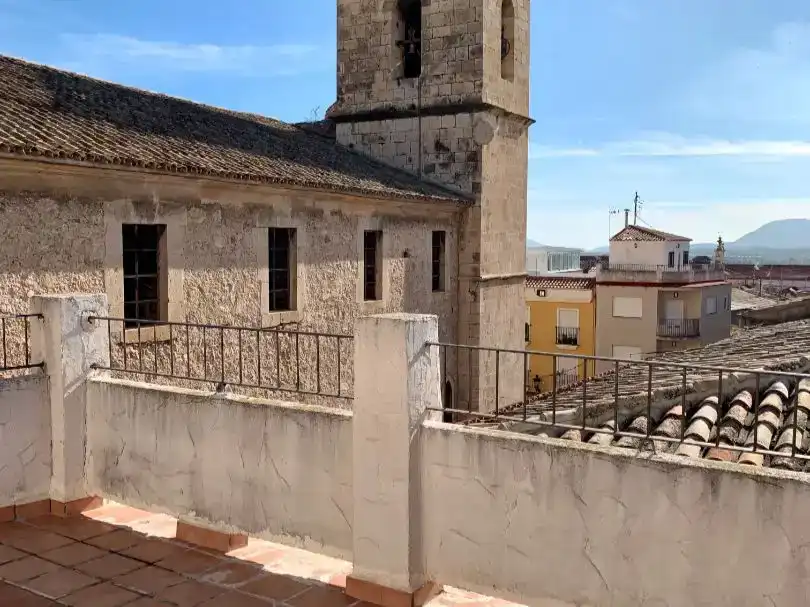 Vista exterior de Casa adosada en venda en Onil amb Balcó
