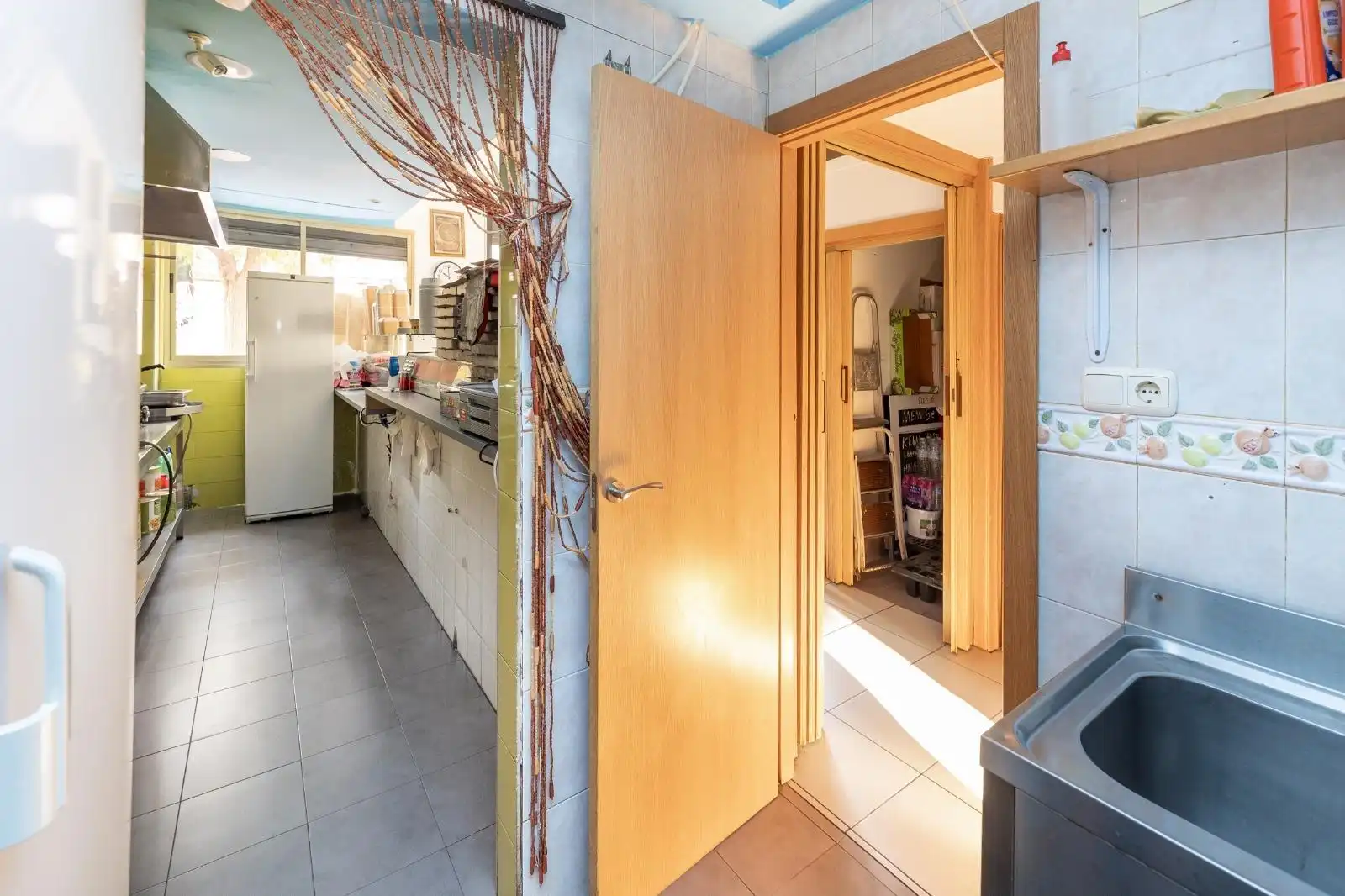 Cocina de Local en venta en Granada