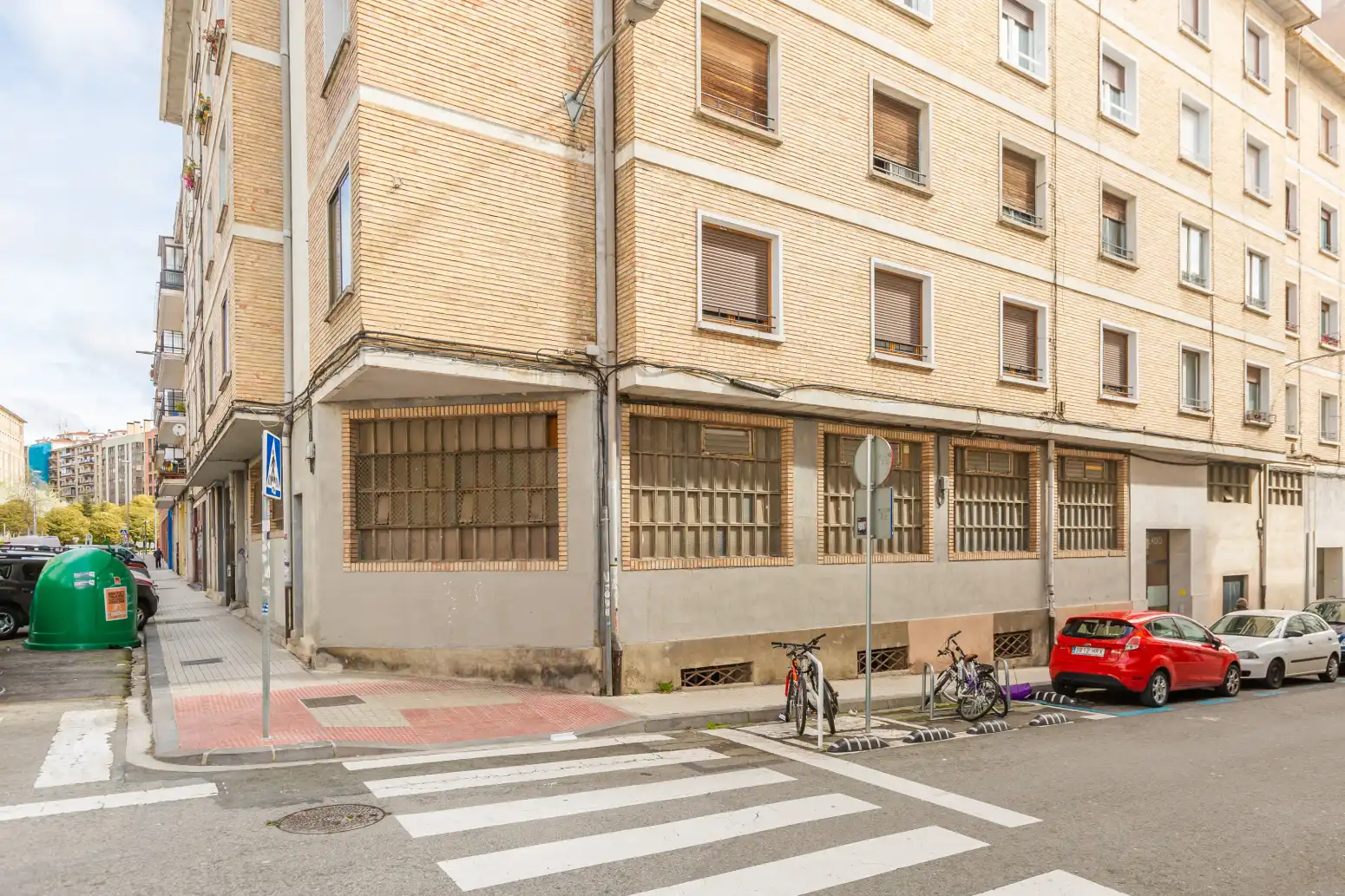 Exterior view of Commercial properties for sale in  Pamplona / Iruña  with Air Conditioner