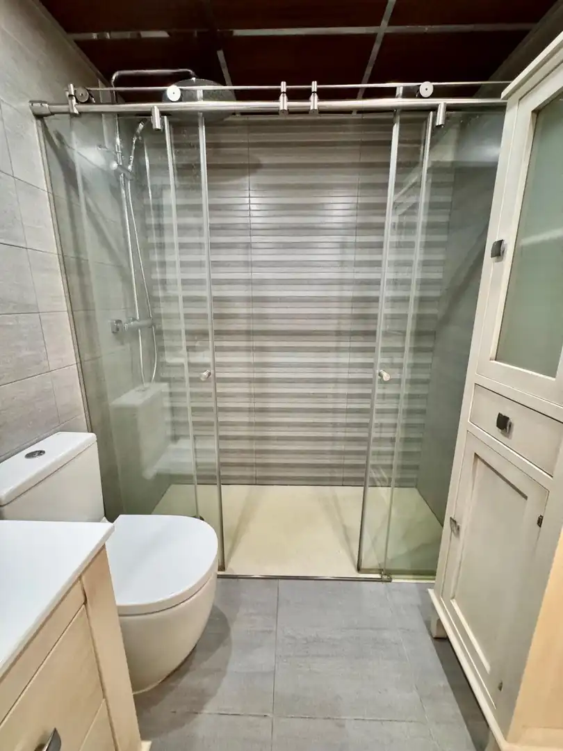 Bany de Pis en venda en Málaga amb Aire condicionat, Calefacció i Terrassa