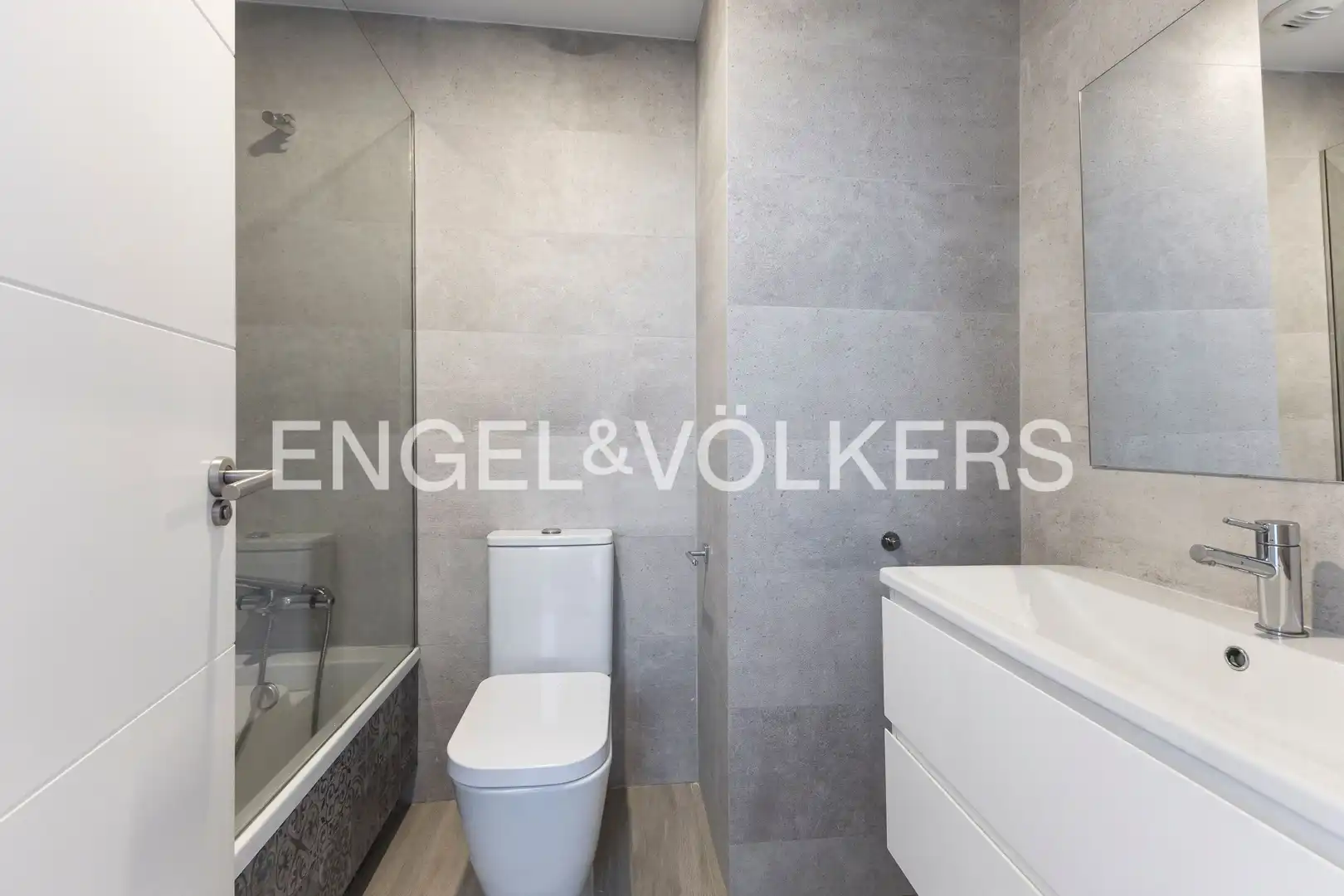 Baño de Casa adosada en venta en Tres Cantos con Aire acondicionado, Calefacción y Jardín privado