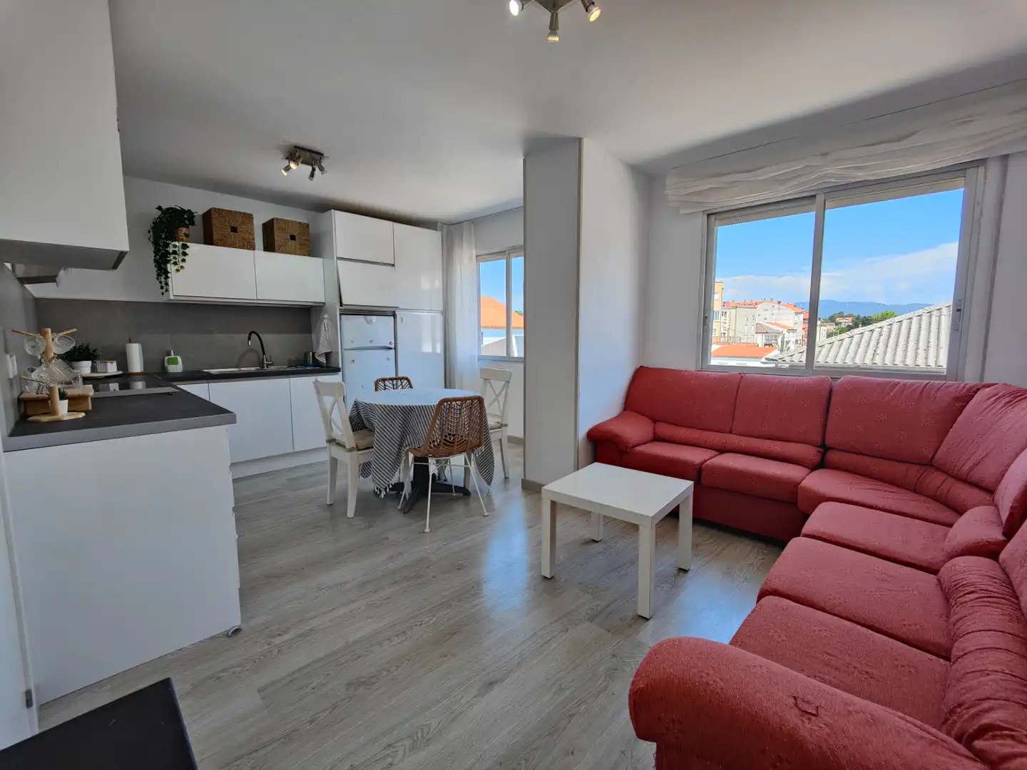 Living room of Flat for sale in Rianxo  with Parquet flooring, Furnished and Oven