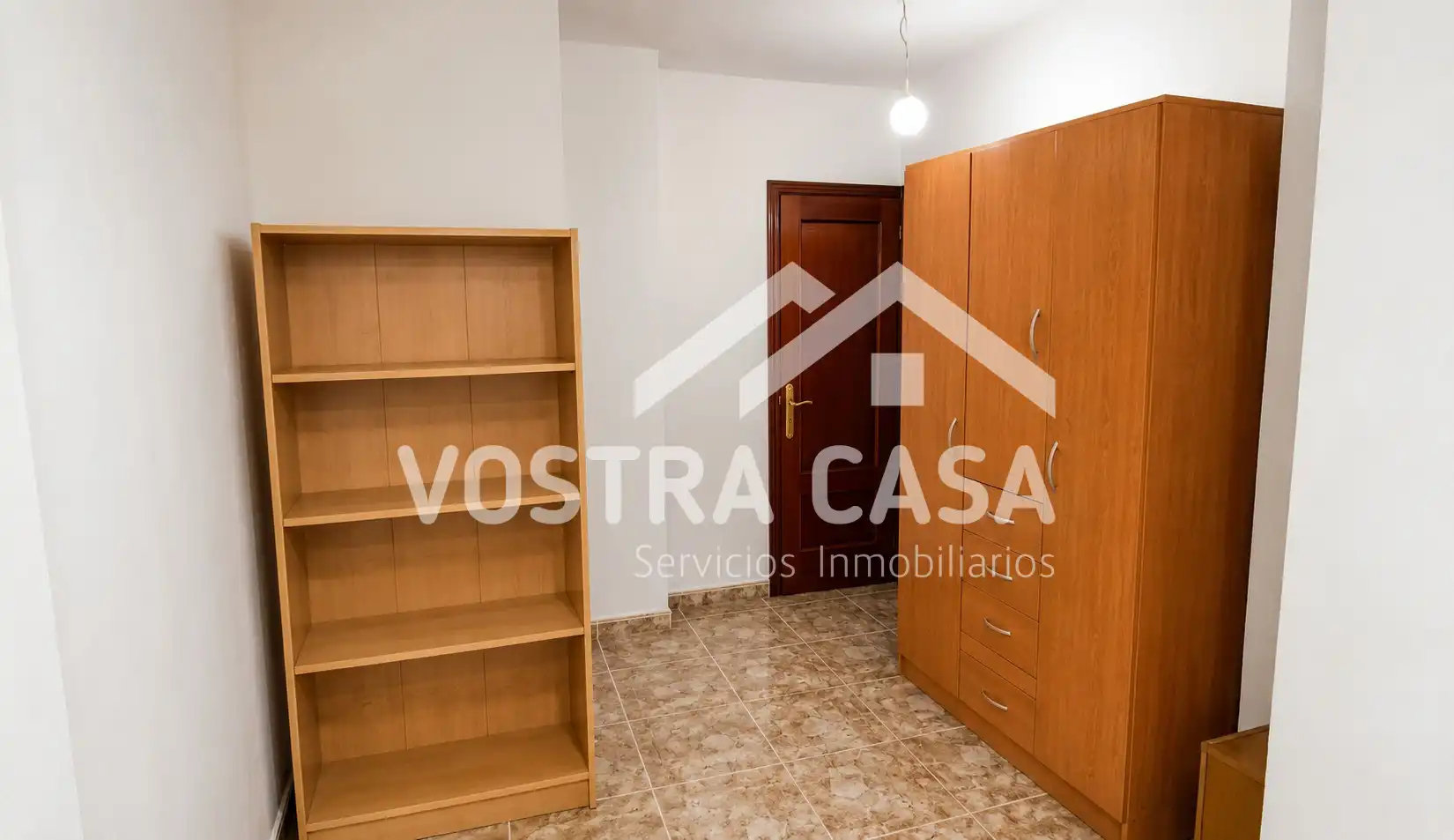 Flat for rent in Valencia  with Air Conditioner
