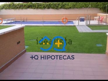 Flat with pool for sale in Villa de Vallecas
