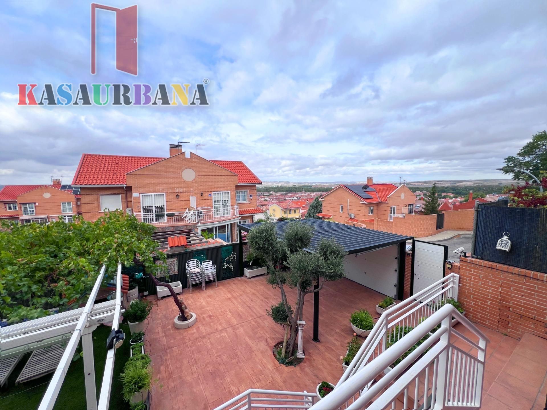 Terrace of House or chalet for sale in Aranjuez  with Air Conditioner, Heating and Private garden