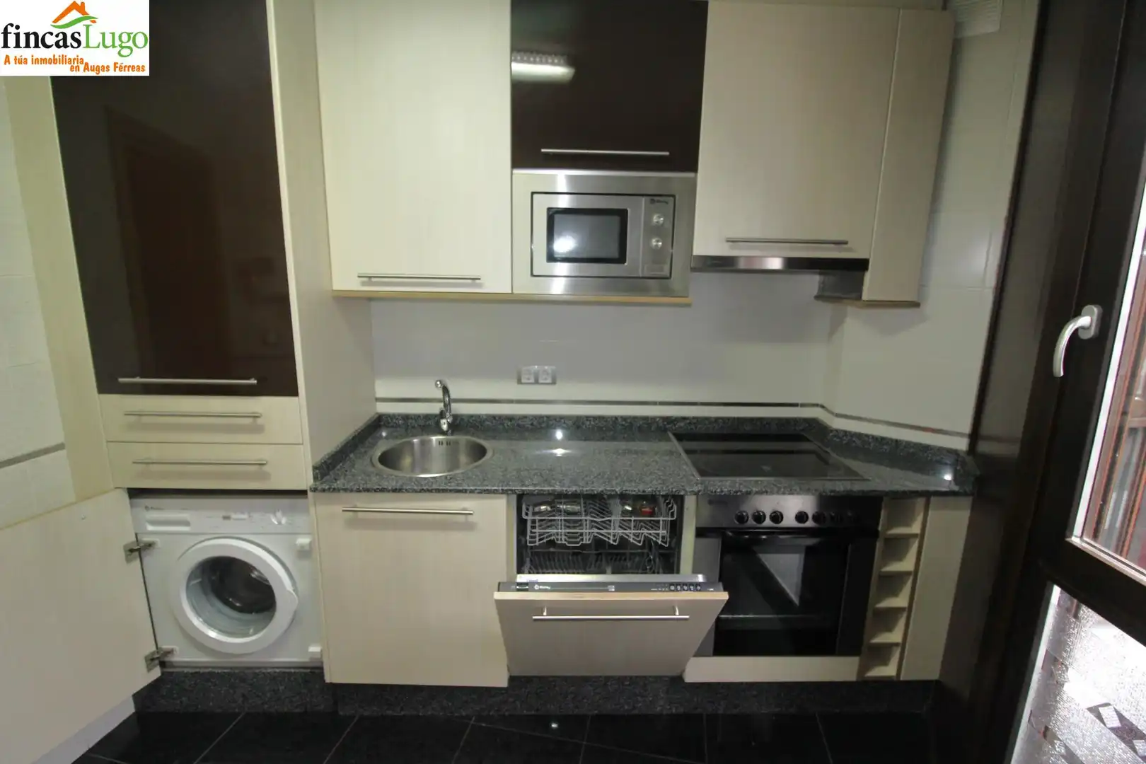 Cocina de Estudio en venta en Lugo con Trastero y Amueblado