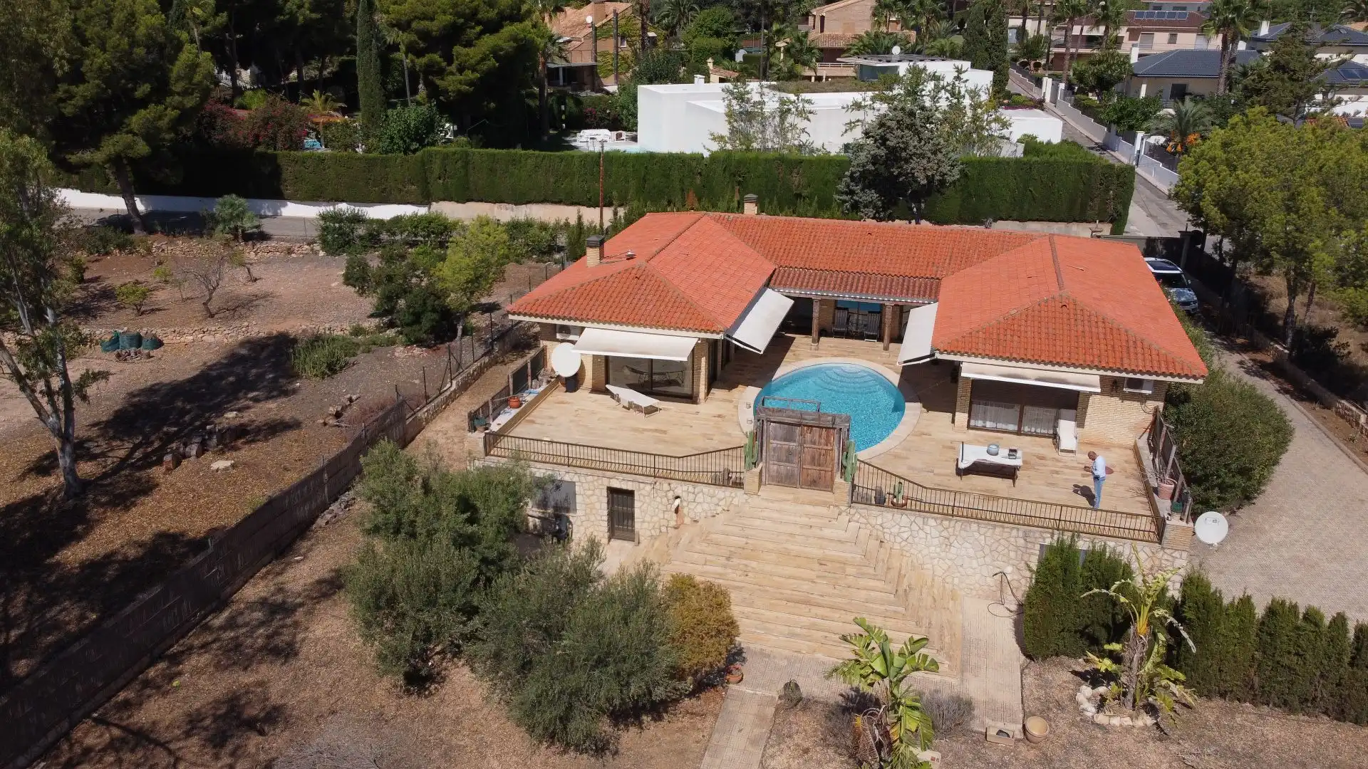 Casa con piscina en venta en Urbanizaciones, imagen 4