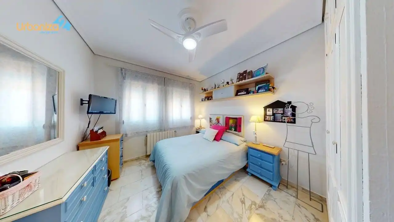 Habitación de Casa o chalet en venta en Badajoz con Aire acondicionado, Calefacción y Jardín privado