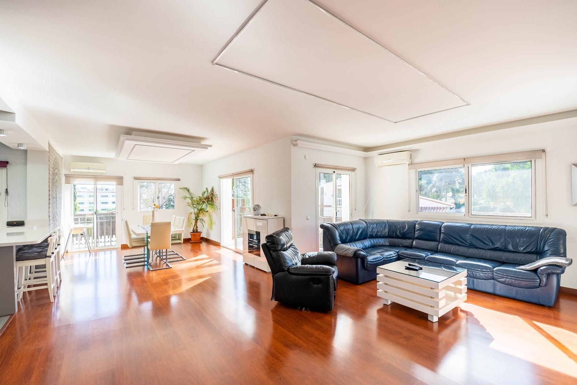 Living room of House or chalet for sale in Torremolinos  with Air Conditioner, Heating and Private garden