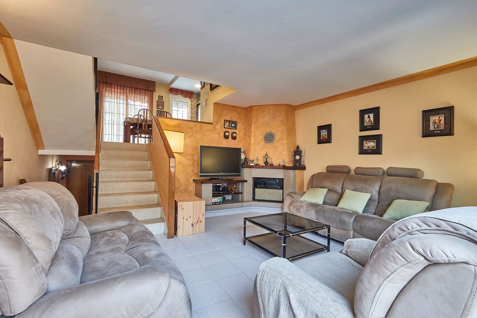 Living room of Single-family semi-detached for sale in Badalona  with Air Conditioner, Private garden and Terrace