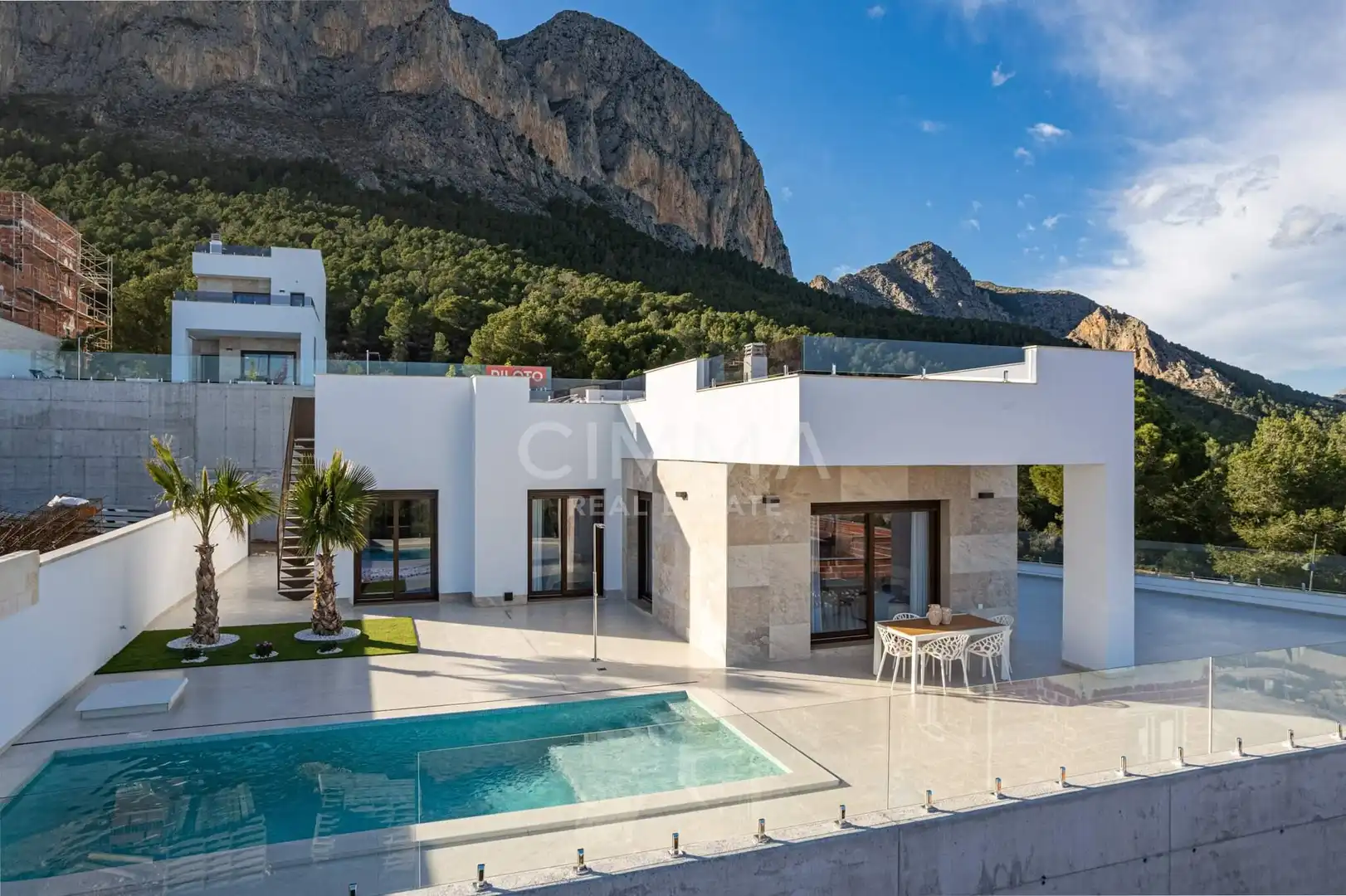 Vista exterior de Casa o xalet en venda en Polop amb Piscina