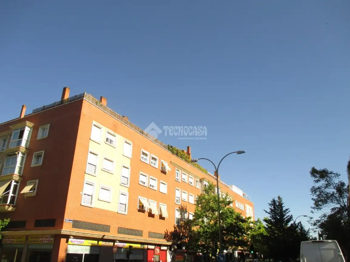 Vista exterior de Local en venta en Madrid con Aire acondicionado y Calefacción