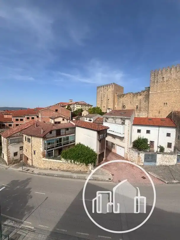 Vista exterior de Piso de alquiler en Medina de Pomar