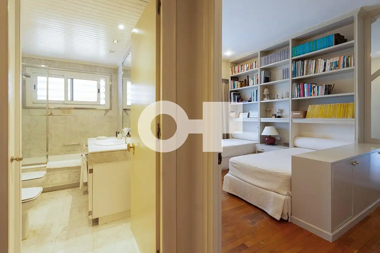 Piso con terraza en venta en Carrer Carrer Jacinto Benavente, imagen 46
