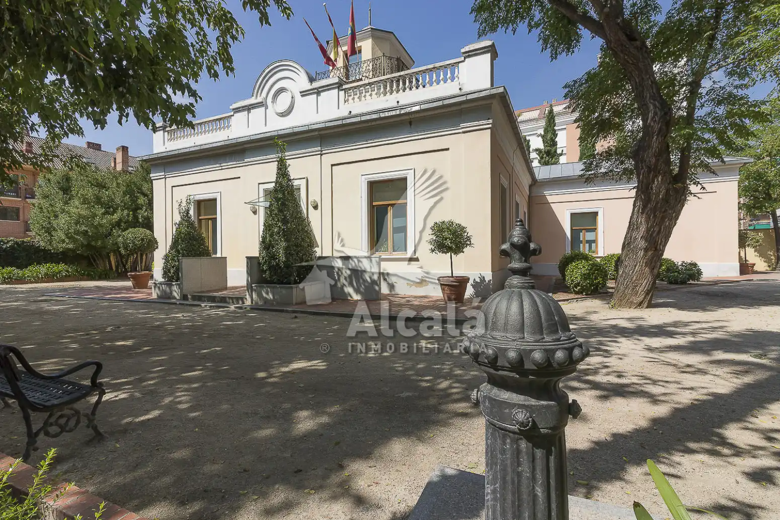 Vista exterior de Piso en venta en Alcalá de Henares con Calefacción, Jardín privado y Parquet