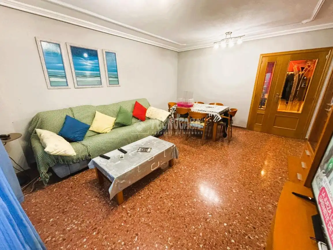 Sala de estar de Piso en venta en Quart de Poblet con Aire acondicionado, Trastero y Balcón