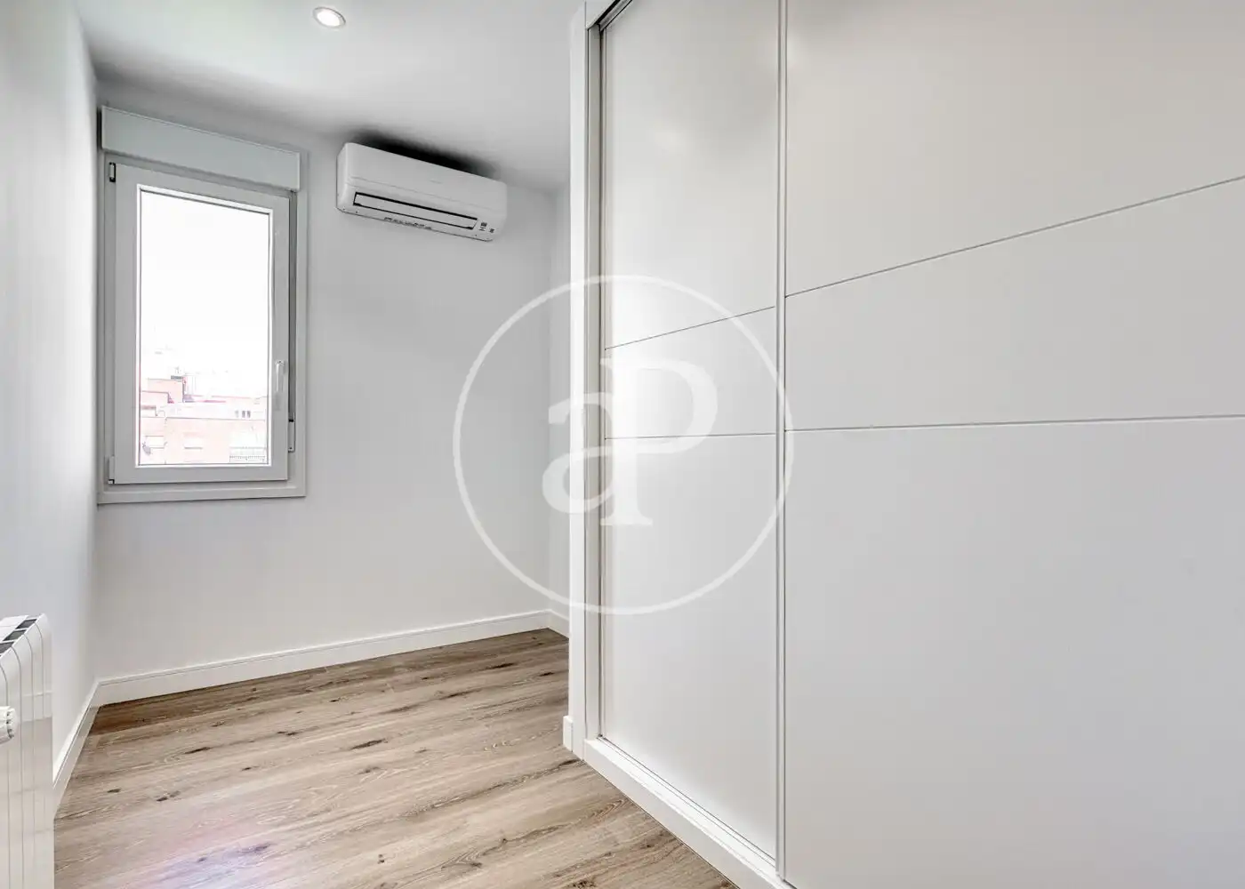 Bedroom of Flat for sale in Madrid  with Air Conditioner, Heating and Terrace