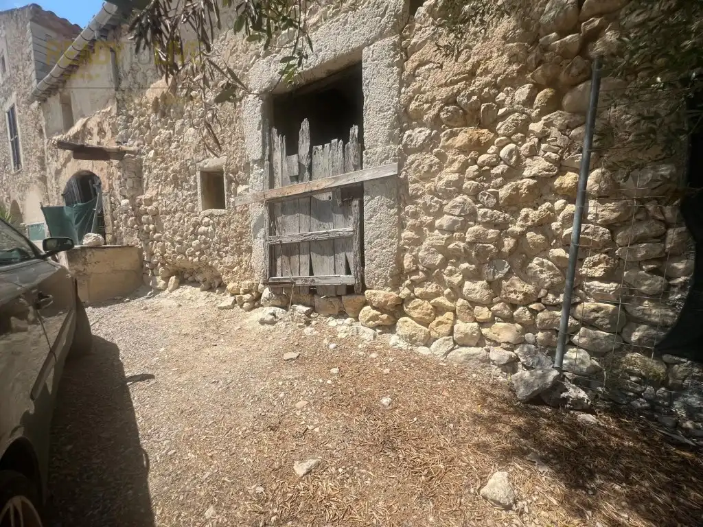 Vista exterior de Finca rústica en venda en Selva amb Jardí privat