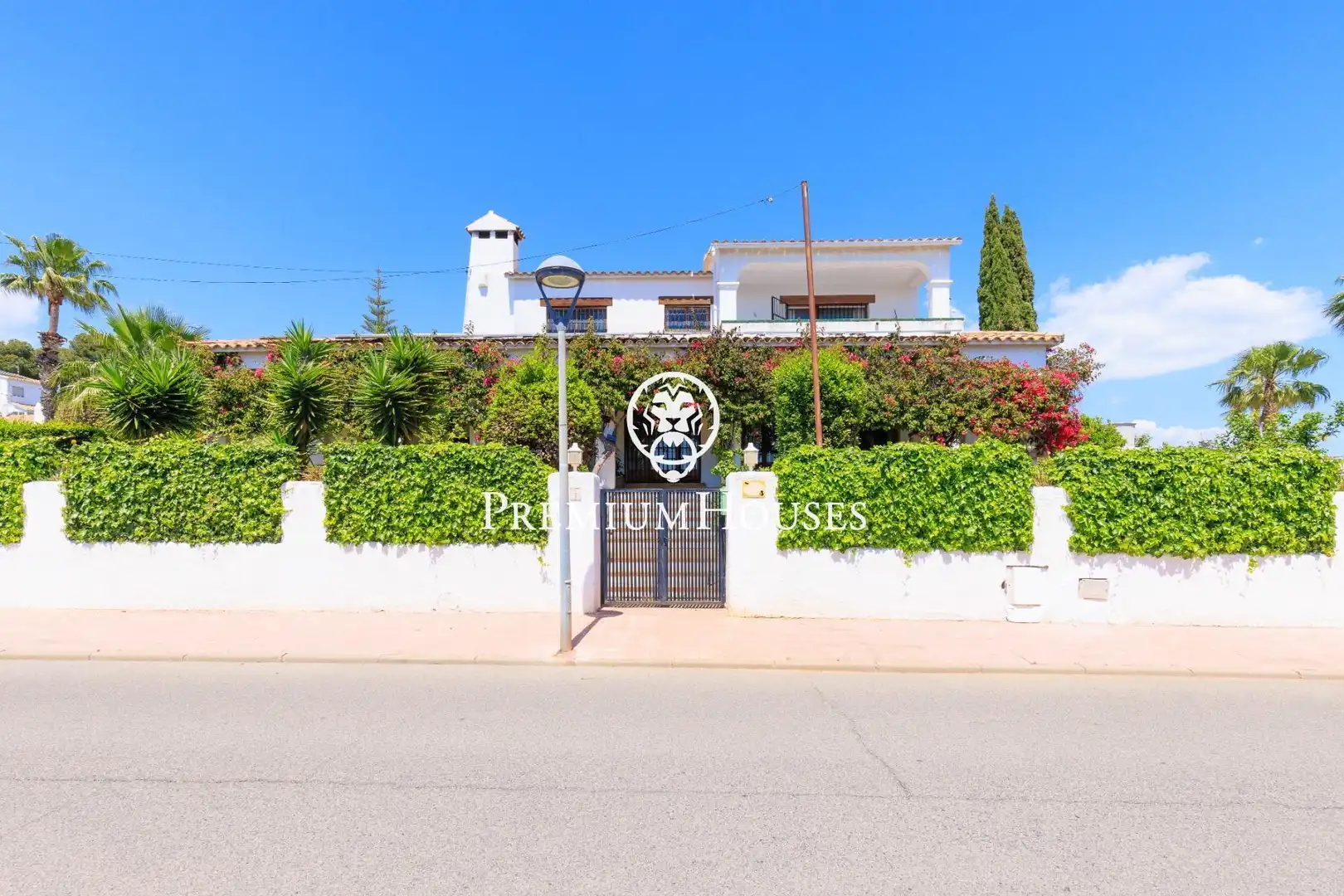 Vista exterior de Casa o chalet de alquiler en Cunit con Aire acondicionado, Calefacción y Jardín privado