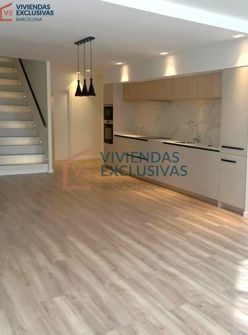 Cocina de Dúplex en venta en Barcelona con Parquet, Balcón y Alarma