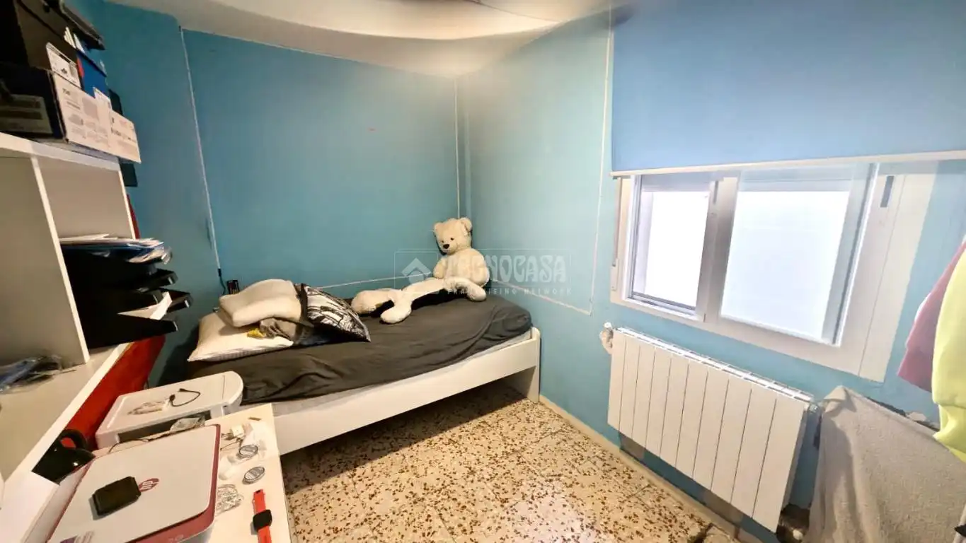 Bedroom of Flat for sale in Fuenlabrada  with Air Conditioner and Heating
