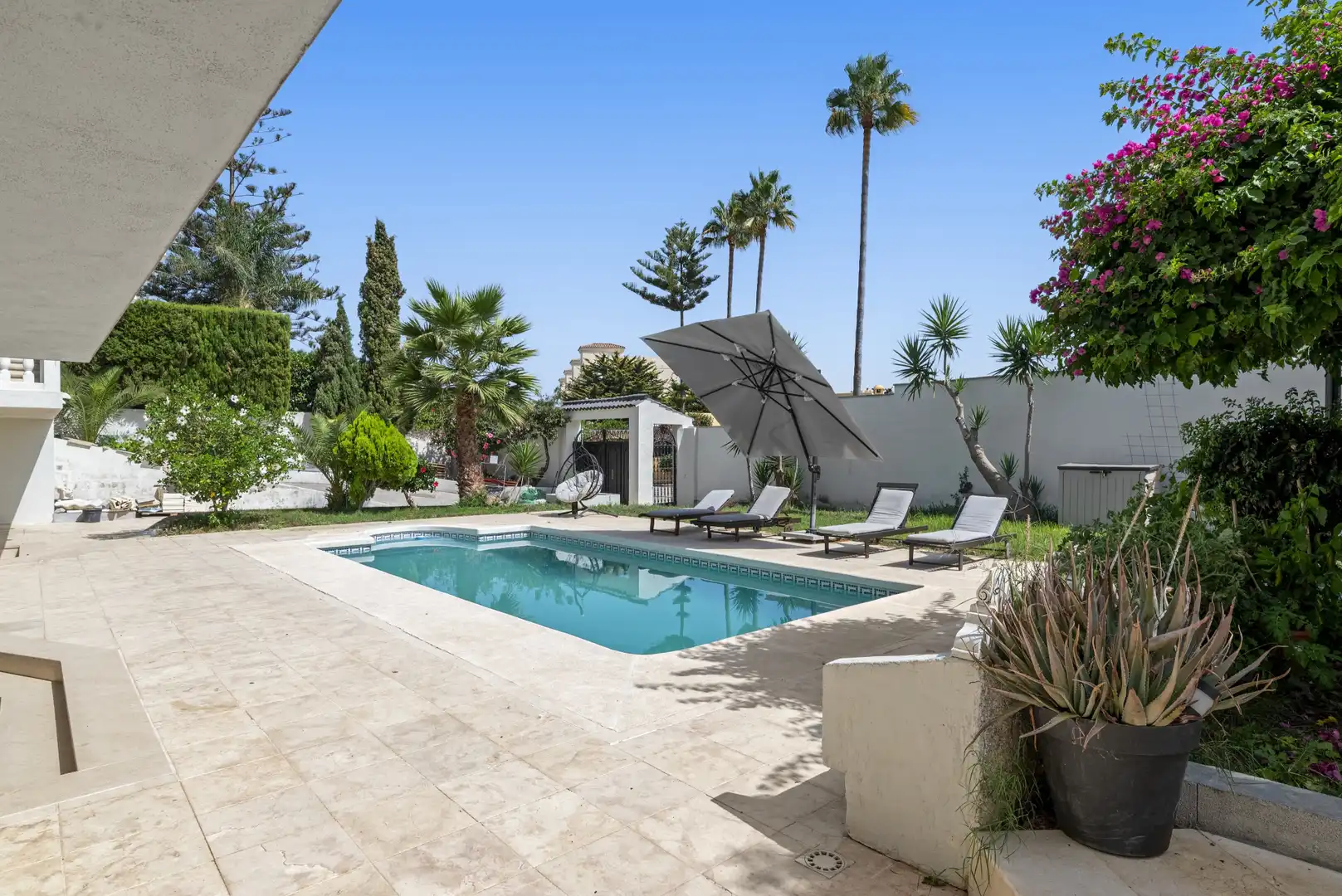 Swimming pool of Houses for sale in Mijas  with Air Conditioner, Private garden and Terrace