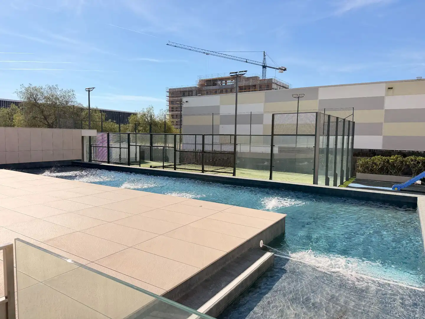 Schwimmbecken von Wohnung zum Verkauf in Tortosa mit Klimaanlage, Heizung und Privatgarten