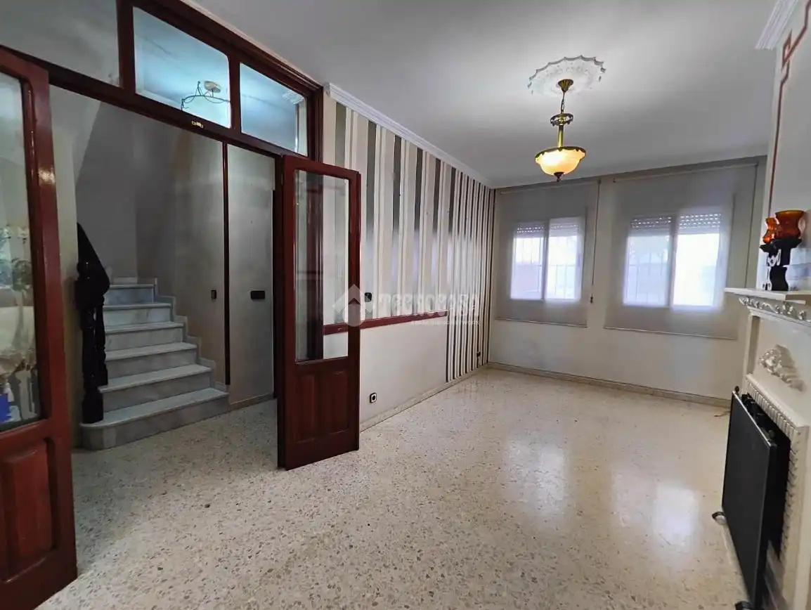 Casa pareada con terraza en venta en Los Palacios y Villafranca, imagen 3