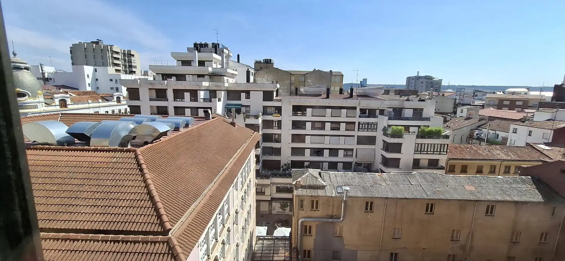 Exterior view of Flat for rent in León Capital   with Heating