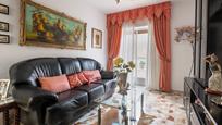 Living room of Flat for sale in  Madrid Capital  with Heating and Furnished