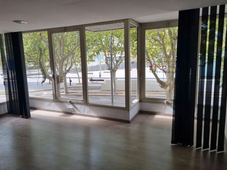 Local de lloguer a Camí de la Geganta, Centre