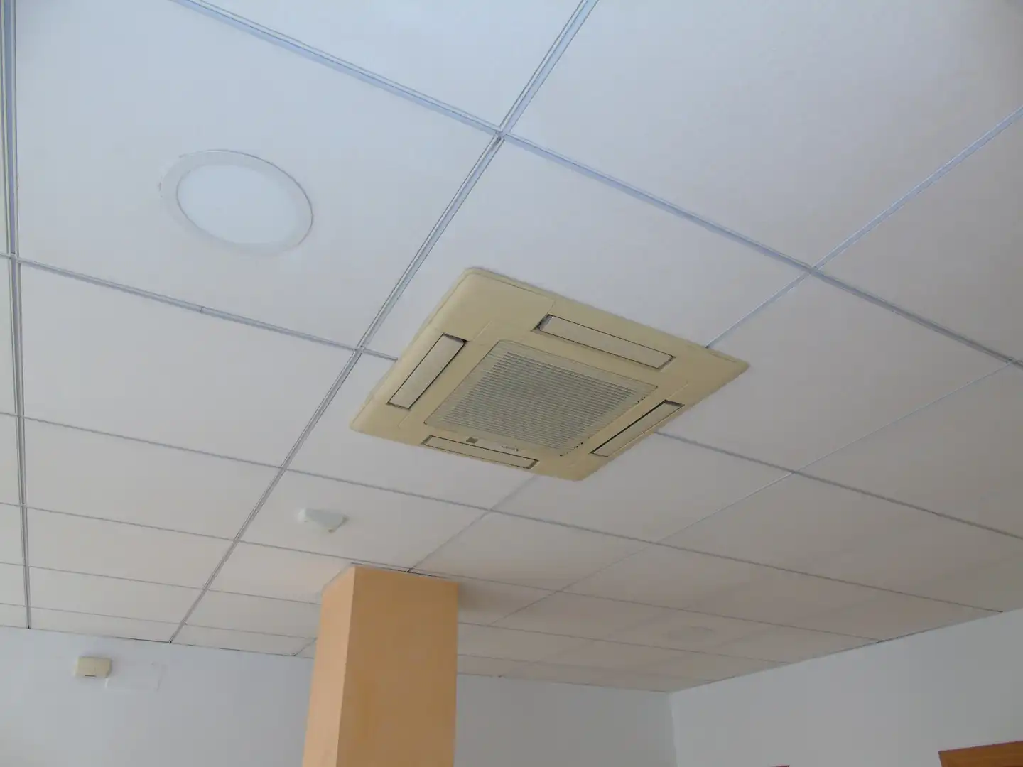 Local de alquiler en Lorquí con Aire acondicionado