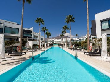 Adossat amb piscina en venda a PLAYA DE GUADALOBON