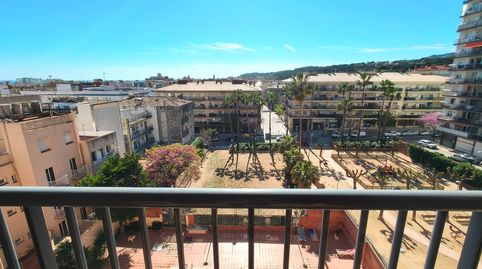 Piso ático, 2 plazas de parking, piscina, sol..... Amueblado. Lo tiene Todo