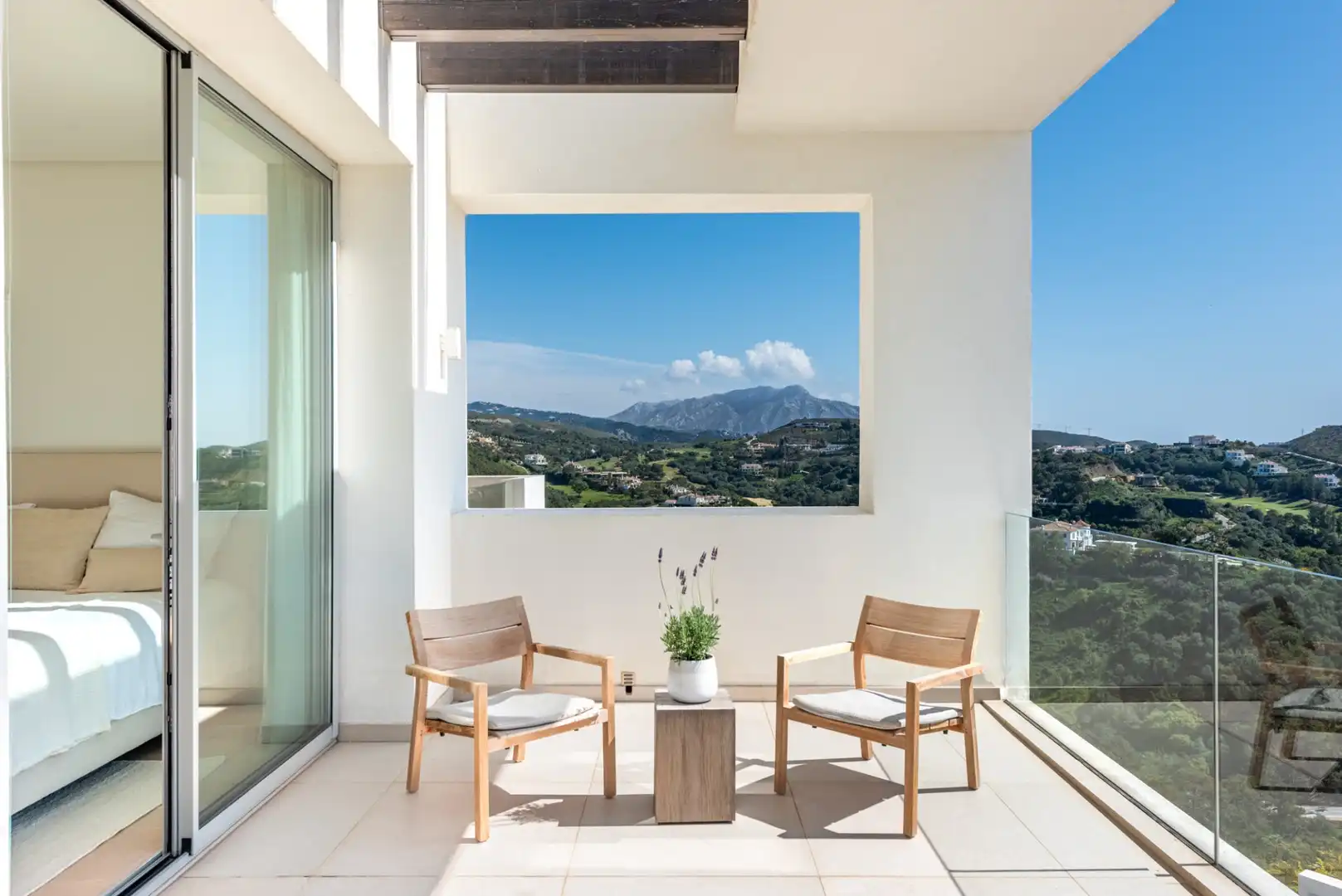 Penthouse with balcony for sale in Montemayor - Marbella Club, imagen 9