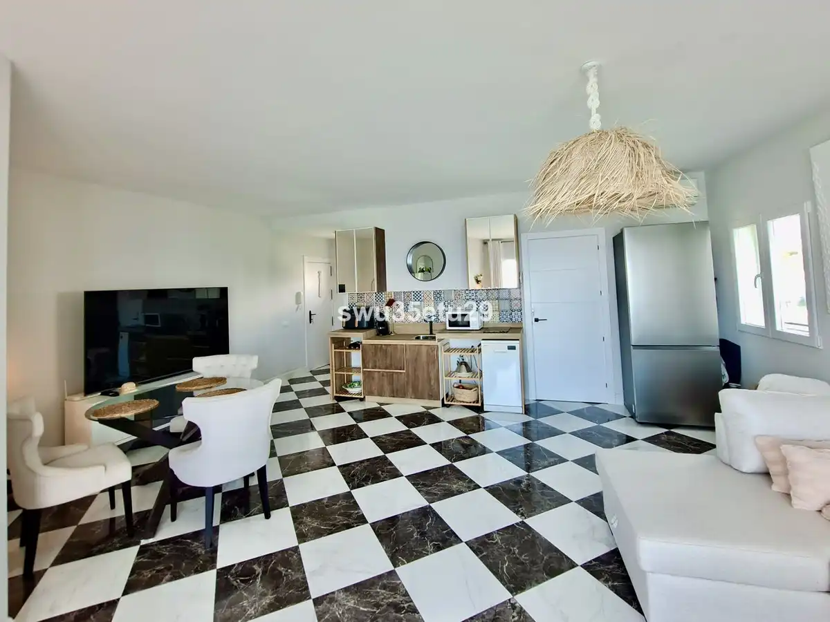 Apartament amb piscina en venda a Calahonda, imagen 8