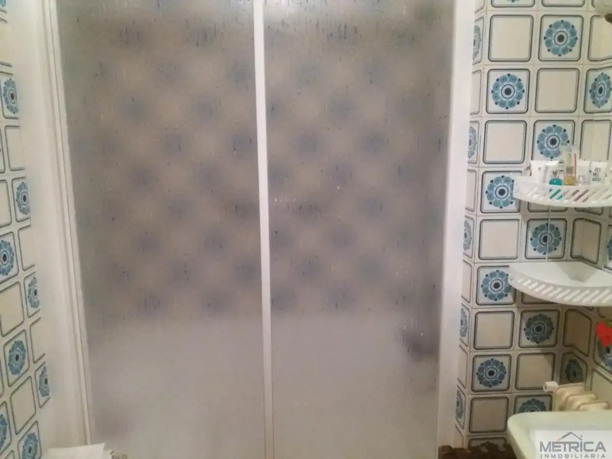 Baño de Piso de alquiler en Salamanca con Calefacción, Terraza y Trastero
