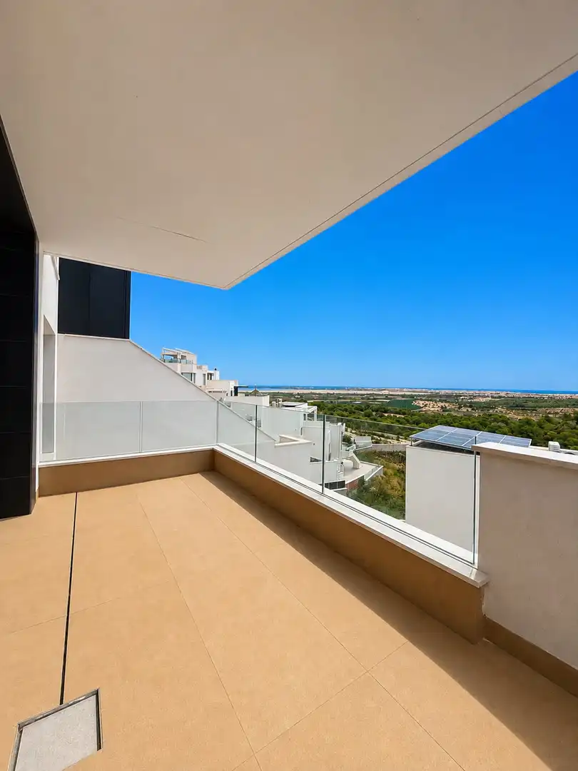 Terrassa de Casa o xalet en venda en Alicante / Alacant amb Aire condicionat, Traster i Piscina
