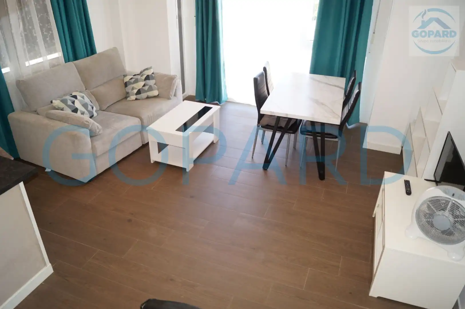Sala d'estar de Dúplex de lloguer en Villanueva de la Cañada amb Aire condicionat, Calefacció i Moblat