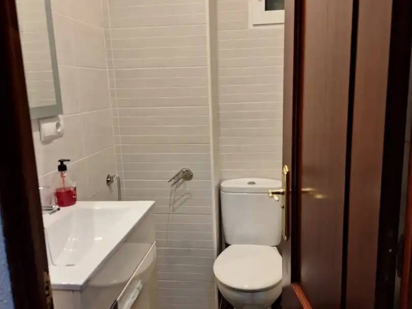 Badezimmer von Wohnung zur Miete in  Valencia Capital mit Klimaanlage