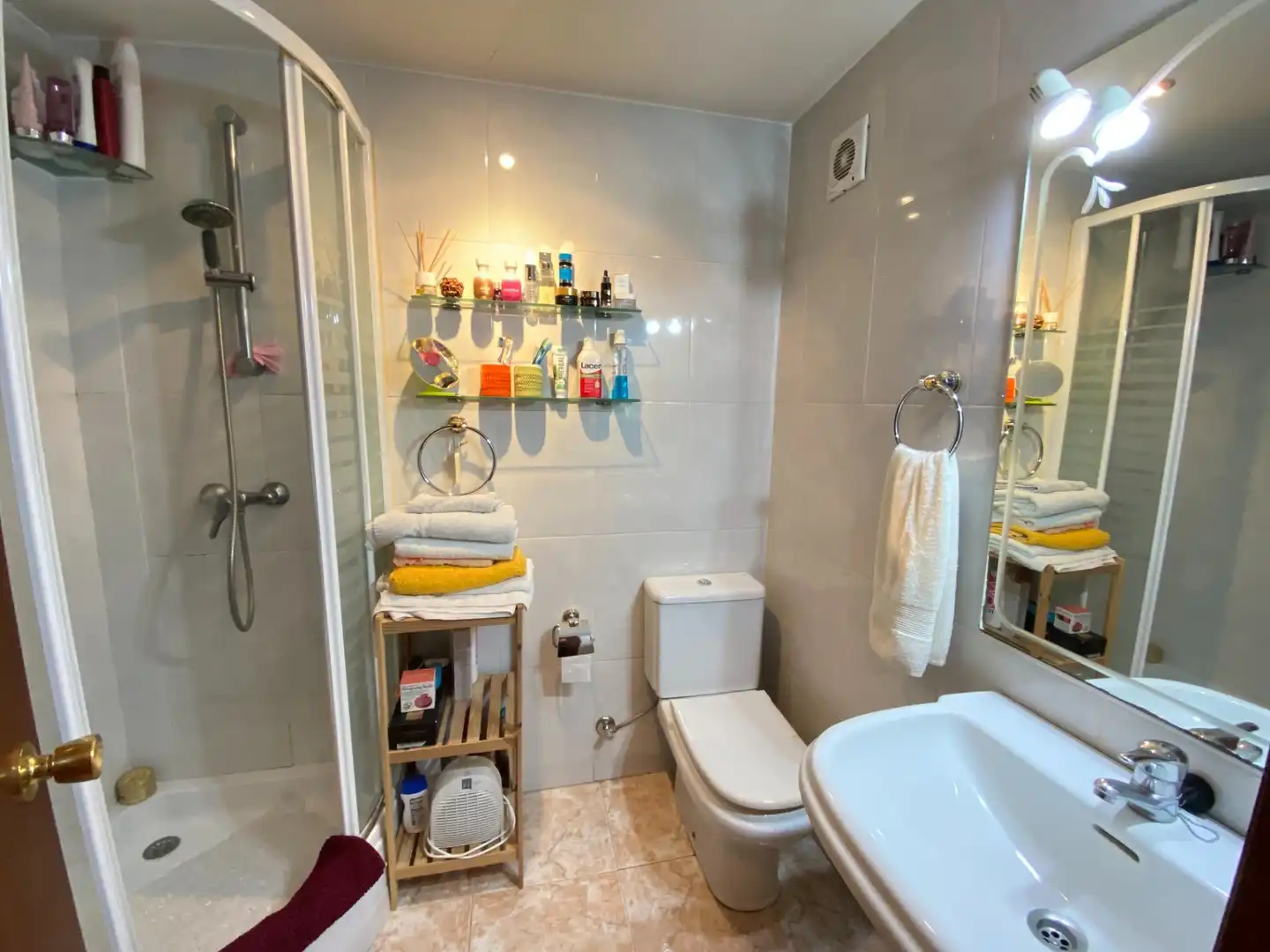 Badezimmer von Wohnung zum Verkauf in  Palma de Mallorca mit Klimaanlage, Abstellraum und Balkon