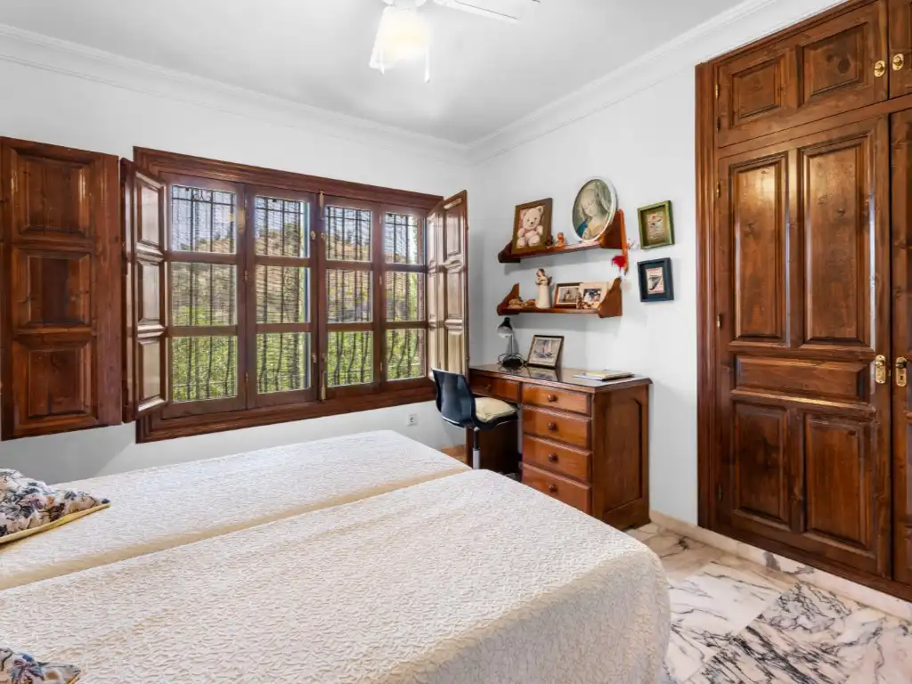 Bedroom of Houses for sale in Benalmádena