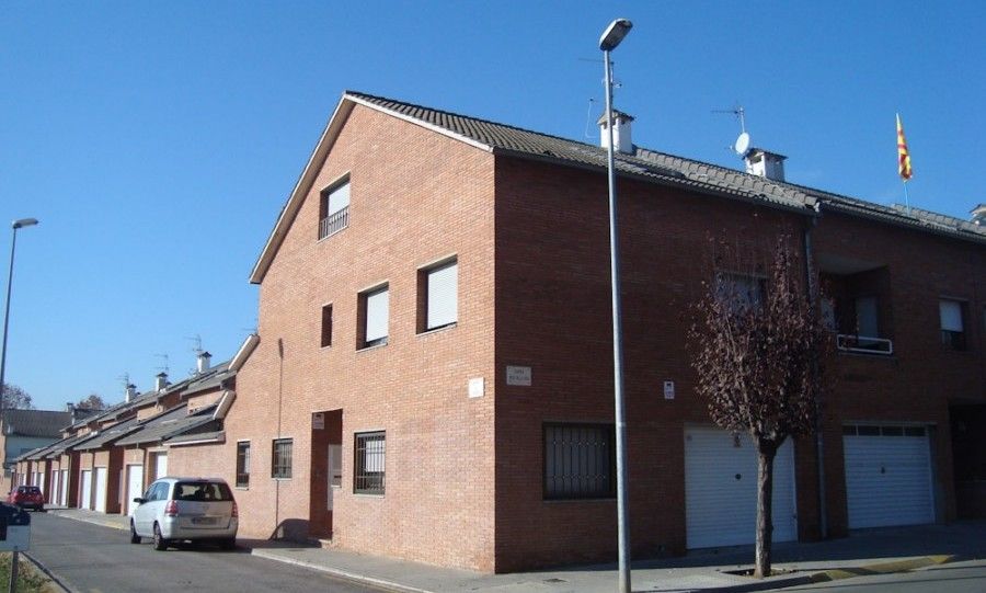 Vista exterior de Casa adosada en venda en Castellar del Vallès
