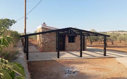 Vista exterior de Finca rústica en venda en Freginals amb Jardí privat